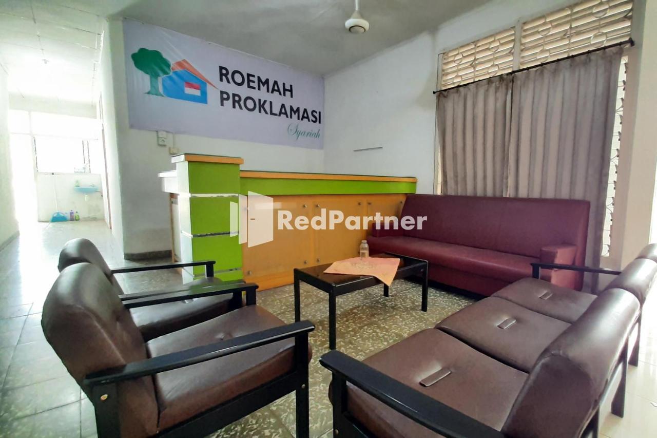 Roemah Proklamasi Syariah Mitra Reddoorz Padang  Exterior photo